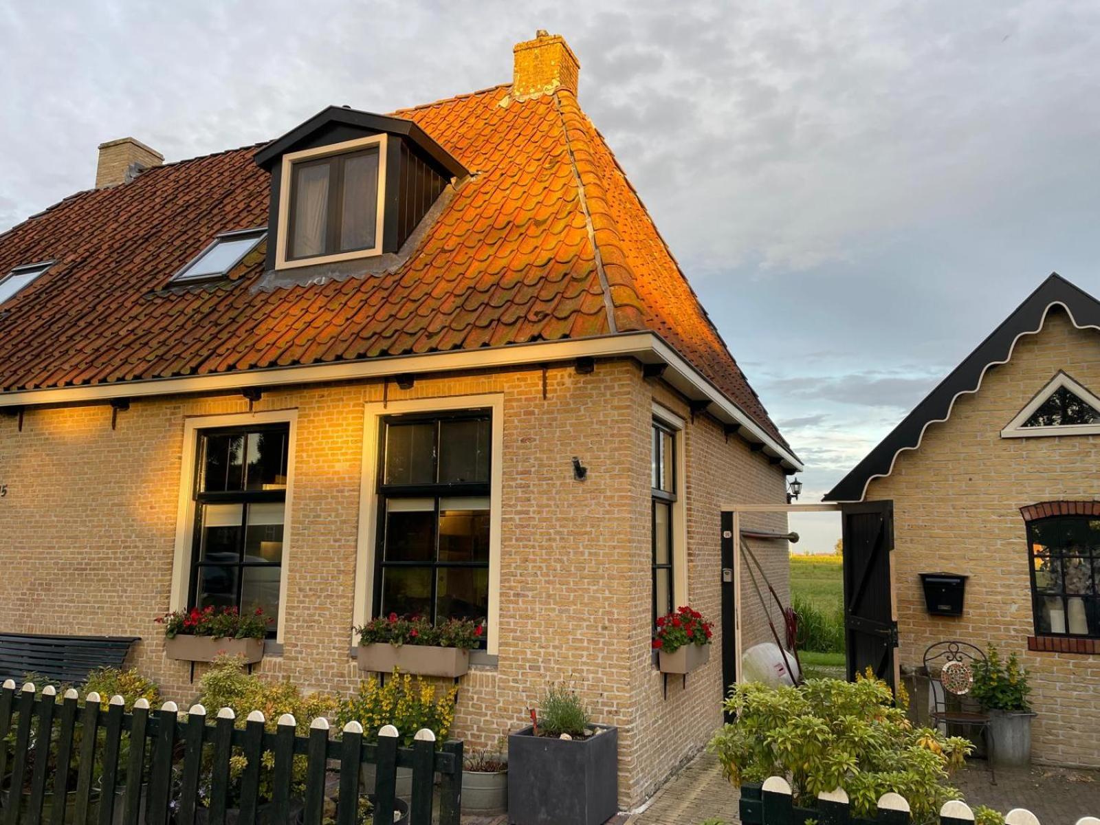 Vakantiehuis In Friesland Voor De Hele Familie Huns Exterior photo