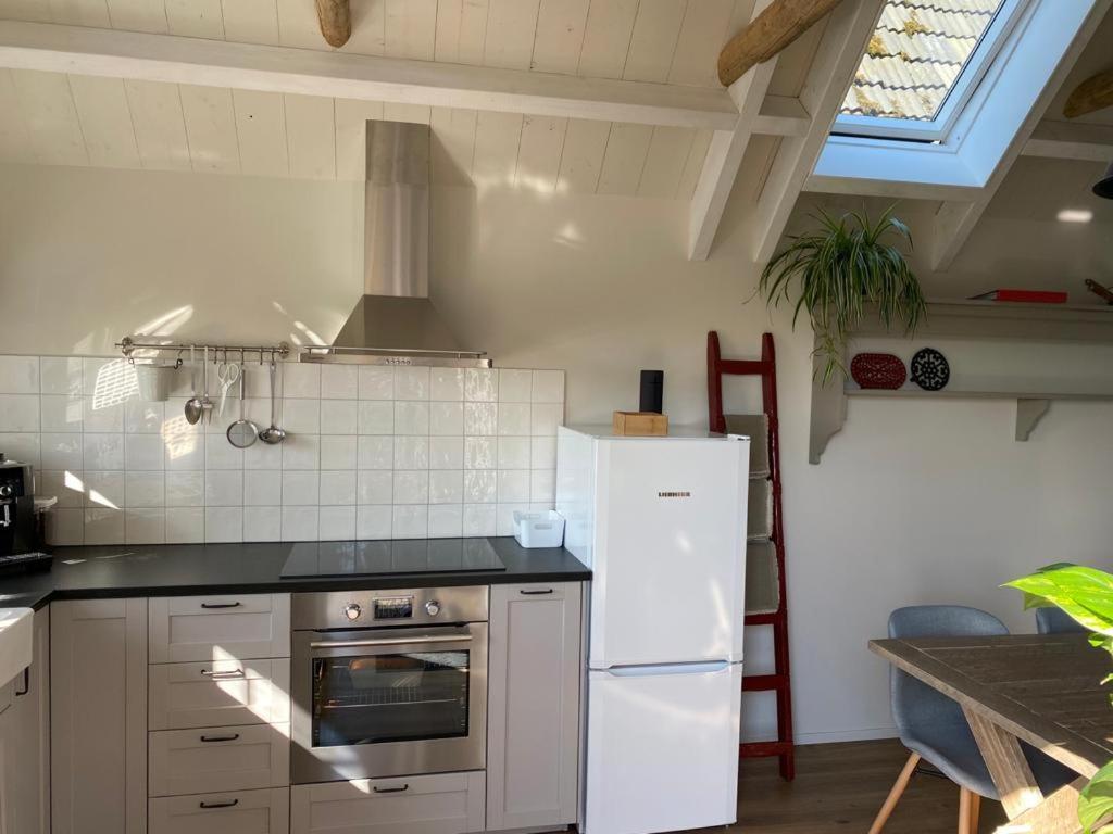 Vakantiehuis In Friesland Voor De Hele Familie Huns Exterior photo