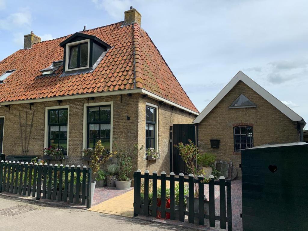 Vakantiehuis In Friesland Voor De Hele Familie Huns Exterior photo