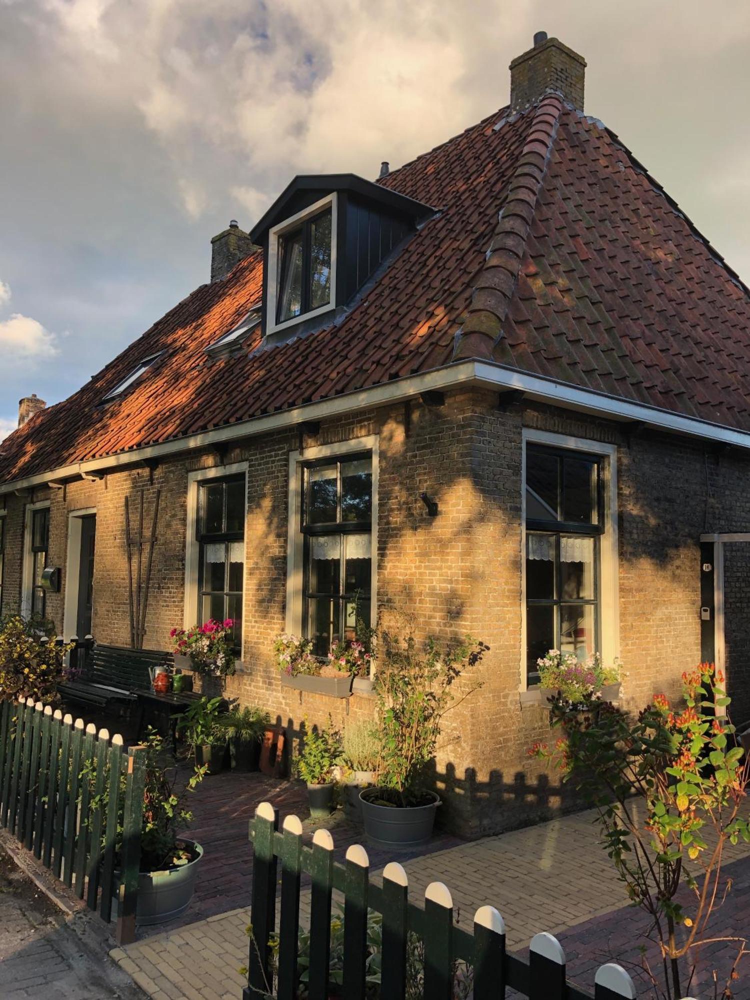 Vakantiehuis In Friesland Voor De Hele Familie Huns Exterior photo